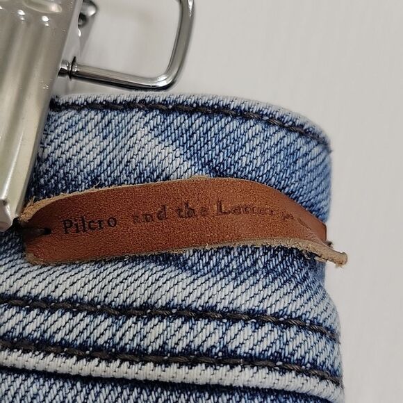 PILCRO Jeans Light Wash, Relaxed Straight Leg, Size 26 - Picture 6 of 9